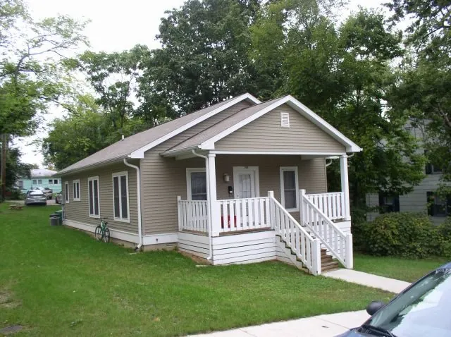 House at 305 N Jefferson Street